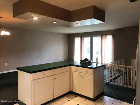 601 Loop Ave, Scranton, PA 18508 photo 11
