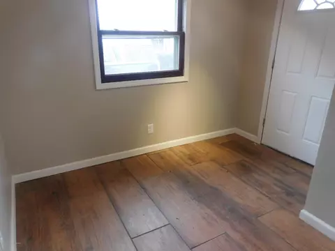 719 E Pine St, Olyphant, PA 18447 photo 9