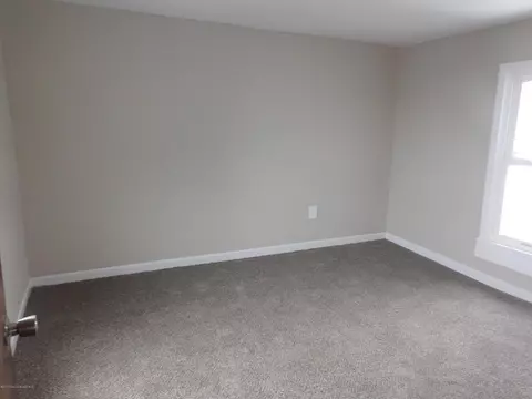 719 E Pine St, Olyphant, PA 18447 photo 10