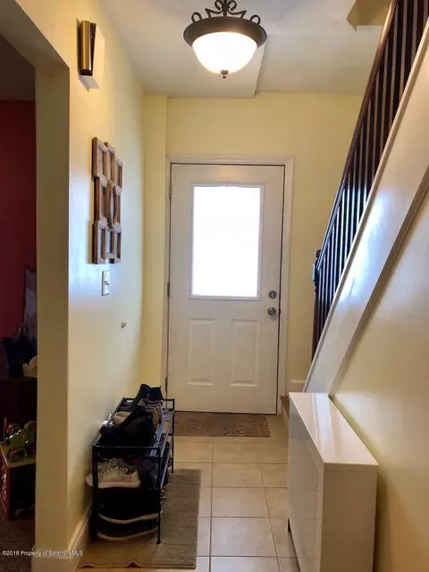 110 Smith St, Dunmore, PA 18512 photo 3