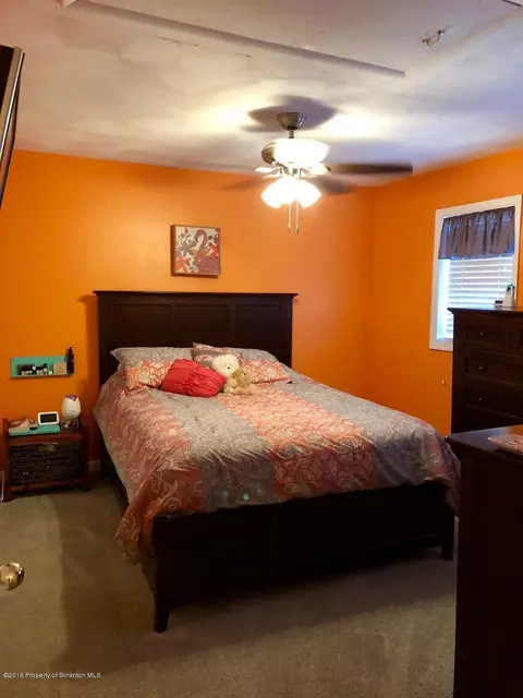 110 Smith St, Dunmore, PA 18512 photo 11