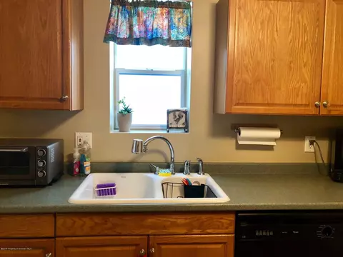 110 Smith St, Dunmore, PA 18512 photo 9