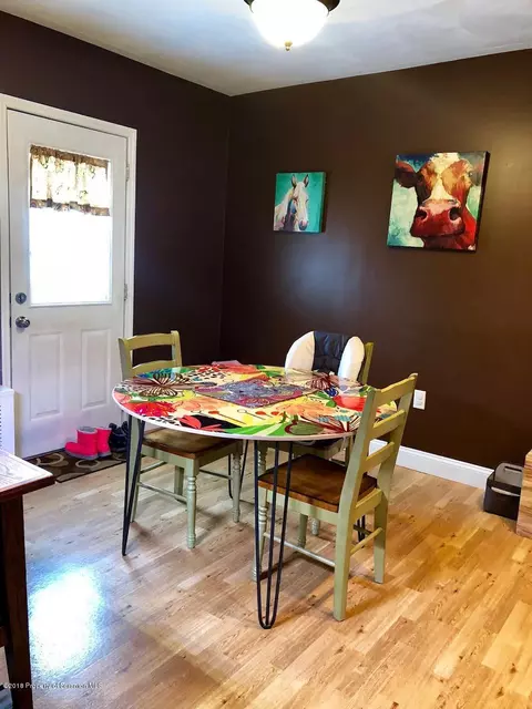 110 Smith St, Dunmore, PA 18512 photo 7