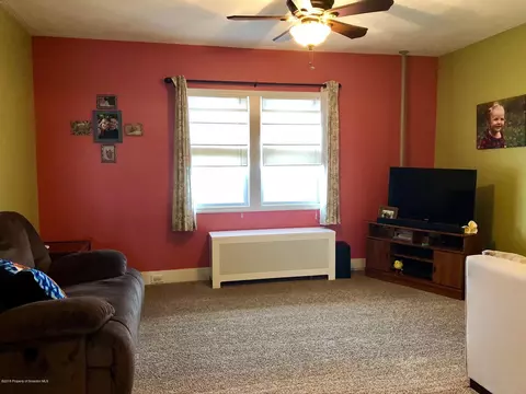110 Smith St, Dunmore, PA 18512 photo 5