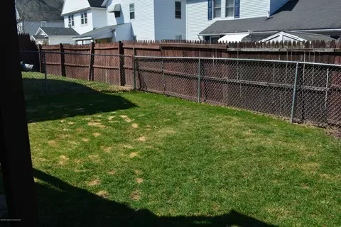 110 Smith St, Dunmore, PA 18512 photo 23