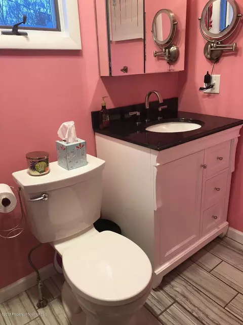 110 Smith St, Dunmore, PA 18512 photo 17