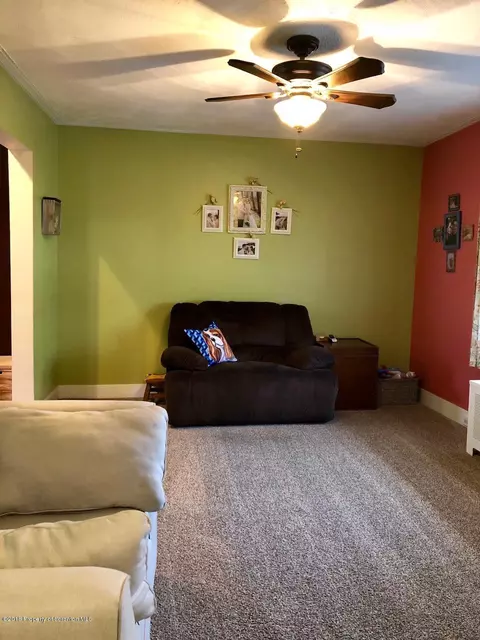 110 Smith St, Dunmore, PA 18512 photo 6