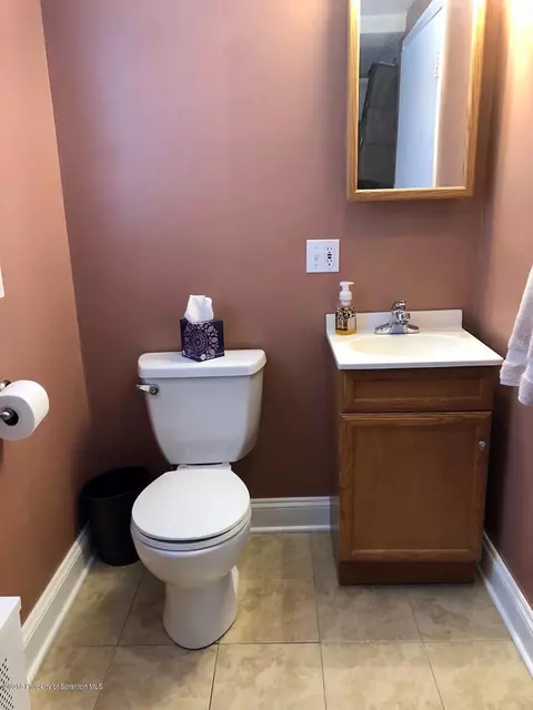 110 Smith St, Dunmore, PA 18512 photo 10