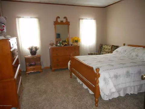850 E Lacka Ave, Olyphant, PA 18447 photo 12
