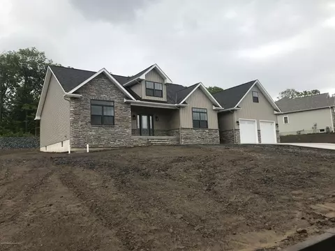 106 Forest Dr, Eynon, PA 18403 photo 1