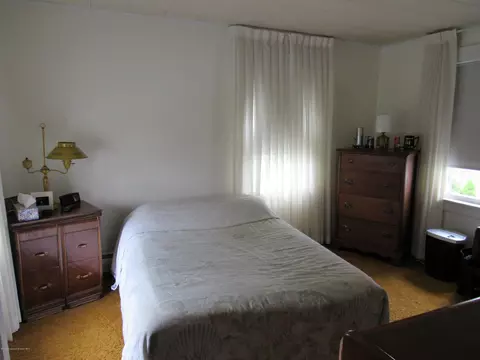 178 E Pine St, Dunmore, PA 18512 photo 20