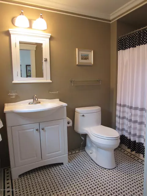 178 E Pine St, Dunmore, PA 18512 photo 19