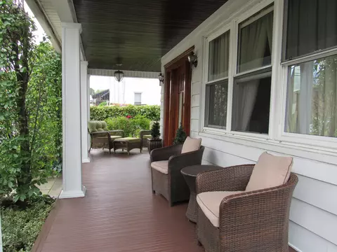 178 E Pine St, Dunmore, PA 18512 photo 4