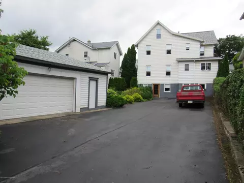 178 E Pine St, Dunmore, PA 18512 photo 9