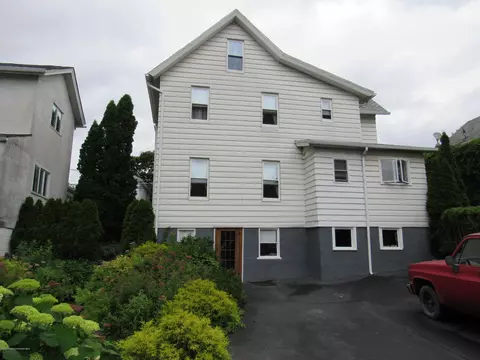 178 E Pine St, Dunmore, PA 18512 photo 10