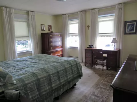 178 E Pine St, Dunmore, PA 18512 photo 24
