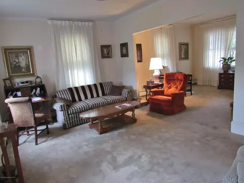 178 E Pine St, Dunmore, PA 18512 photo 16