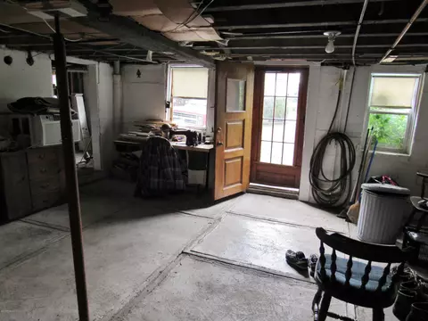 178 E Pine St, Dunmore, PA 18512 photo 28
