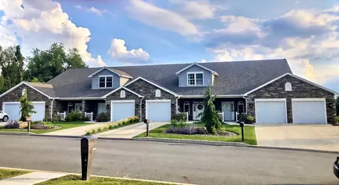 103 Forest Dr, Eynon, PA 18403 photo 2