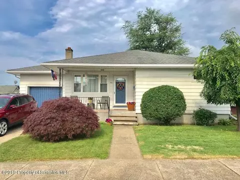 44 Elm St, Old Forge, PA 18518 photo 2