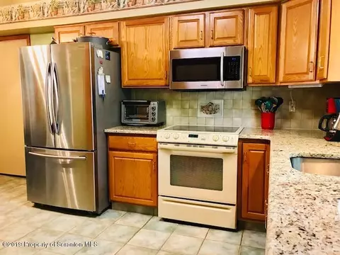 44 Elm St, Old Forge, PA 18518 photo 8
