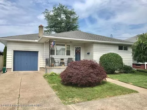 44 Elm St, Old Forge, PA 18518 photo 1