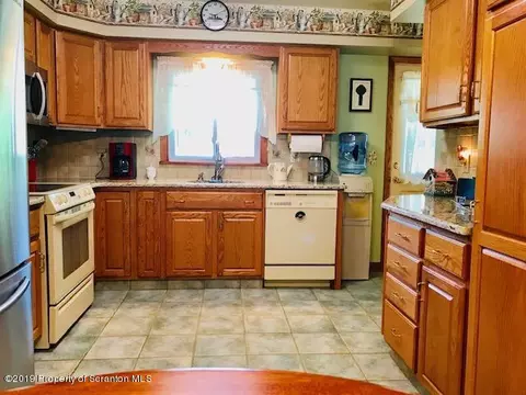 44 Elm St, Old Forge, PA 18518 photo 6