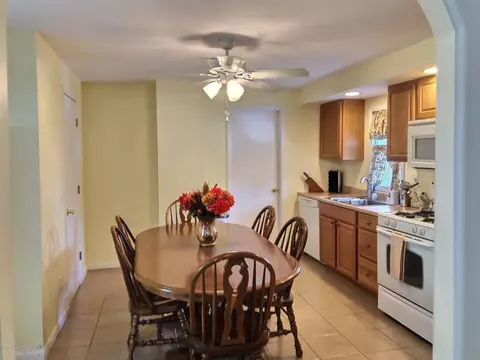 603 E Pine St, Olyphant, PA 18447 photo 10