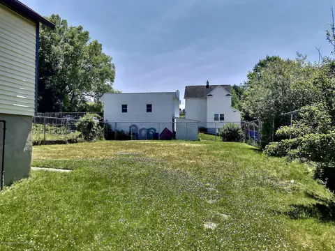 603 E Pine St, Olyphant, PA 18447 photo 3