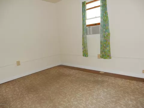 698 E Lackawanna Ave, Olyphant, PA 18447 photo 14
