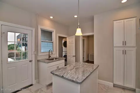 152 E Pine St, Dunmore, PA 18512 photo 10