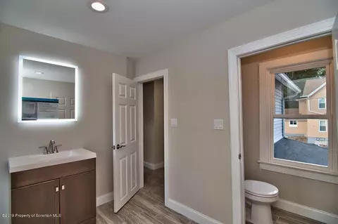 152 E Pine St, Dunmore, PA 18512 photo 31