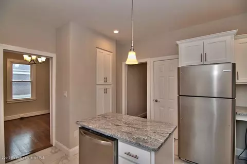 152 E Pine St, Dunmore, PA 18512 photo 9