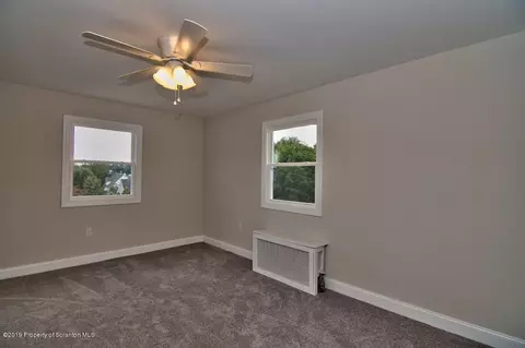 152 E Pine St, Dunmore, PA 18512 photo 20