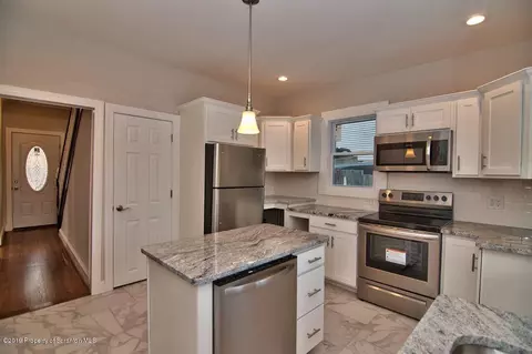 152 E Pine St, Dunmore, PA 18512 photo 8