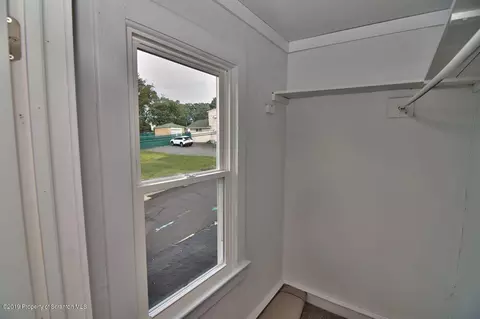 152 E Pine St, Dunmore, PA 18512 photo 27