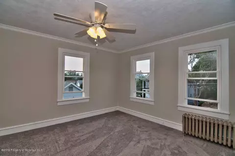 152 E Pine St, Dunmore, PA 18512 photo 25