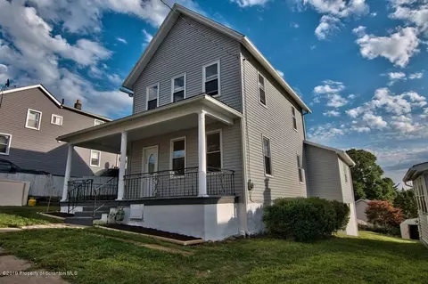 152 E Pine St, Dunmore, PA 18512 photo 2