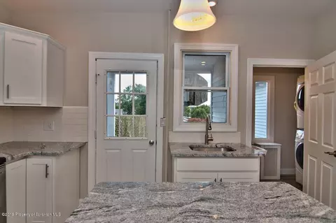152 E Pine St, Dunmore, PA 18512 photo 7