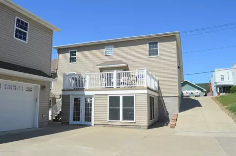 446 Main St, Eynon, PA 18403 photo 2