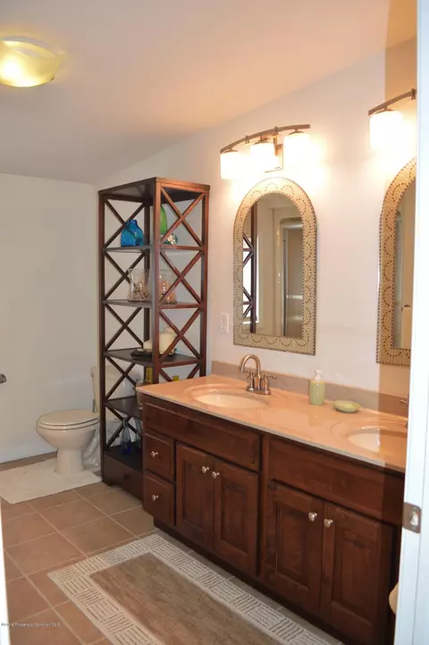 446 Main St, Eynon, PA 18403 photo 51