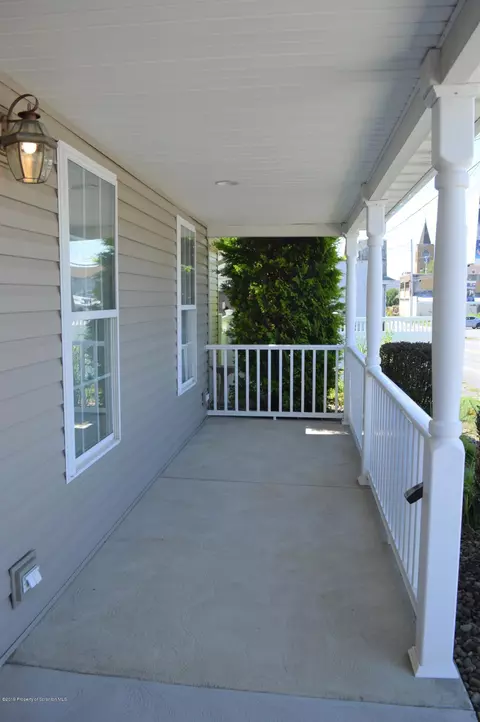 446 Main St, Eynon, PA 18403 photo 12