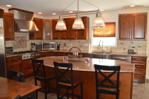 446 Main St, Eynon, PA 18403 photo 21