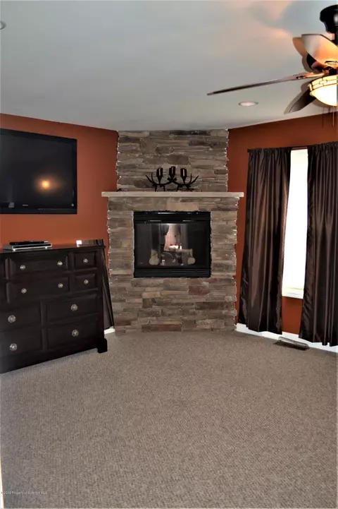 446 Main St, Eynon, PA 18403 photo 35