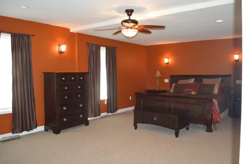 446 Main St, Eynon, PA 18403 photo 33