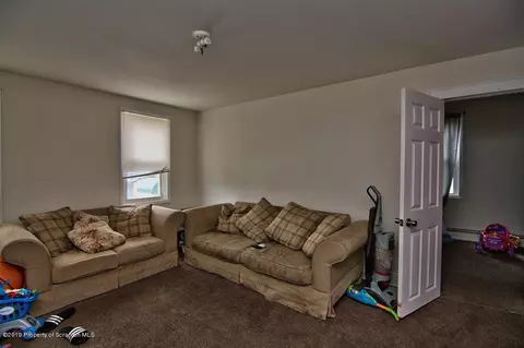 111 Oak Ct, Olyphant, PA 18447 photo 26