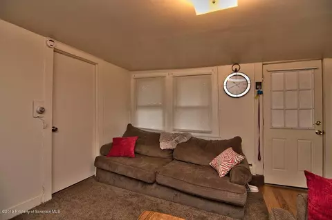 111 Oak Ct, Olyphant, PA 18447 photo 5
