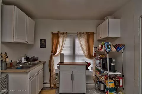 111 Oak Ct, Olyphant, PA 18447 photo 11