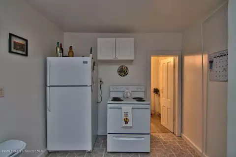 111 Oak Ct, Olyphant, PA 18447 photo 9