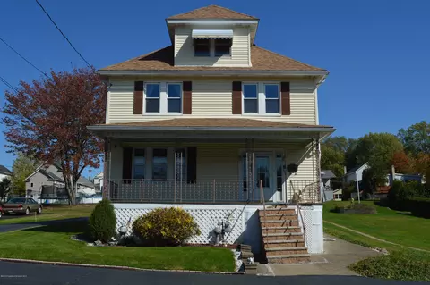846 E Scott St, Olyphant, PA 18447 photo 1